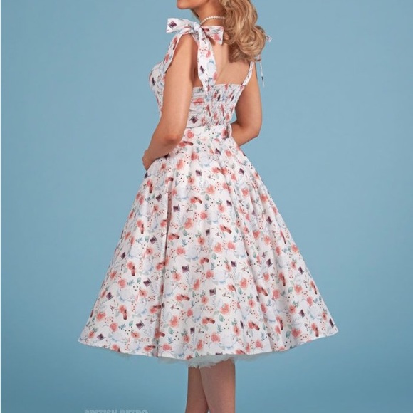 IN SEARCH OF British retro suzy-Q jump down the rabbit hole dress!! - Picture 4 of 4